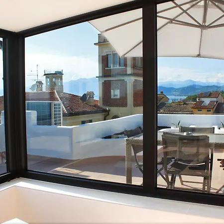 Con Vista Mozzafiato 아파트 *